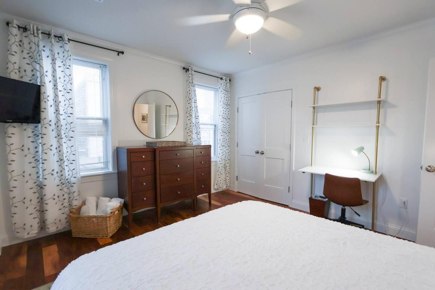 Modern 2-bed, 2-bath, 4 Min Walk To Northeastern Apartment