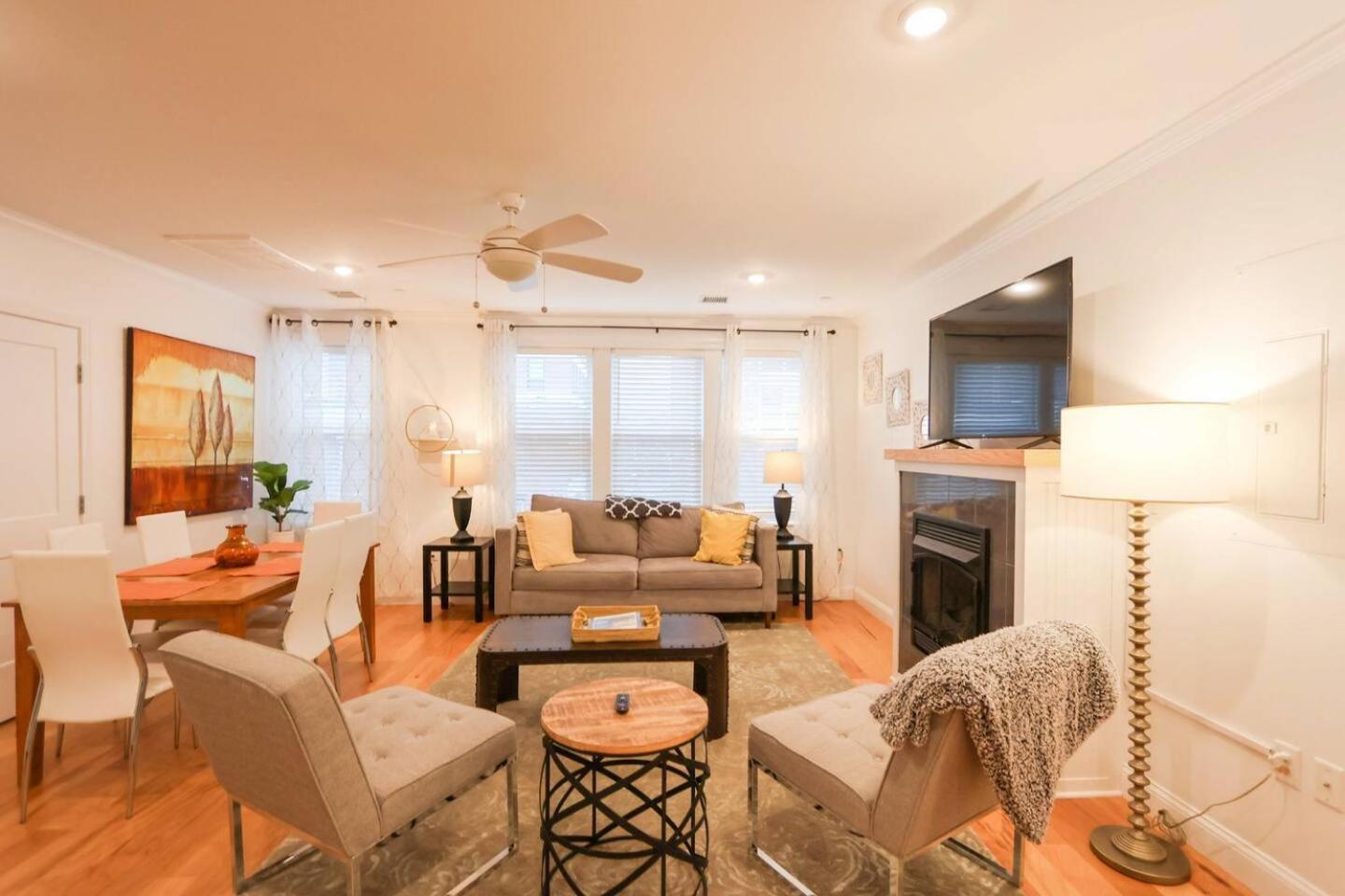 Apartment Modern 2-bed, 2-bath, 4 Min Walk To Northeastern *