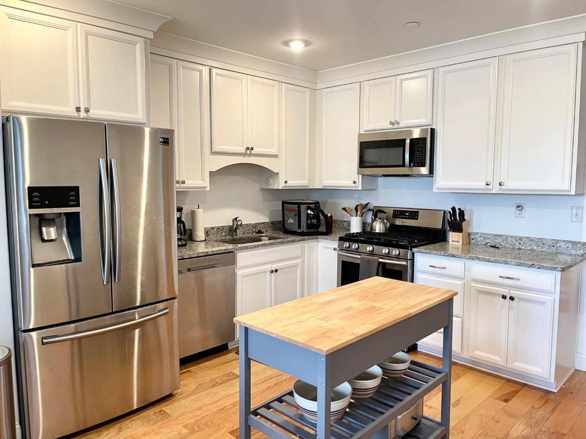 Modern 2-bed, 2-bath, 4 Min Walk To Northeastern Boston